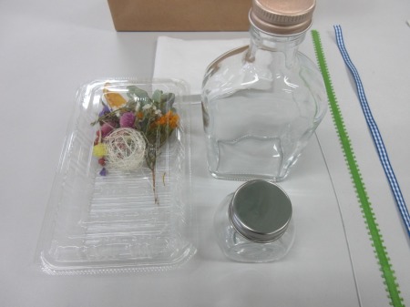 【画像】材料～素敵な瓶と花々♪