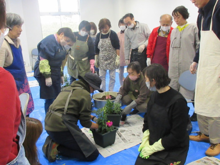 【画像】石村先生は、明るく楽しく説明されます。